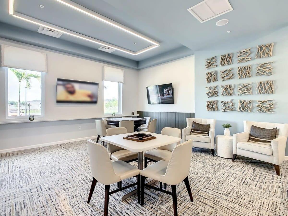 Gorgeous 2Br Lakeview Condo With Waterpark Kissimmee Bagian luar foto