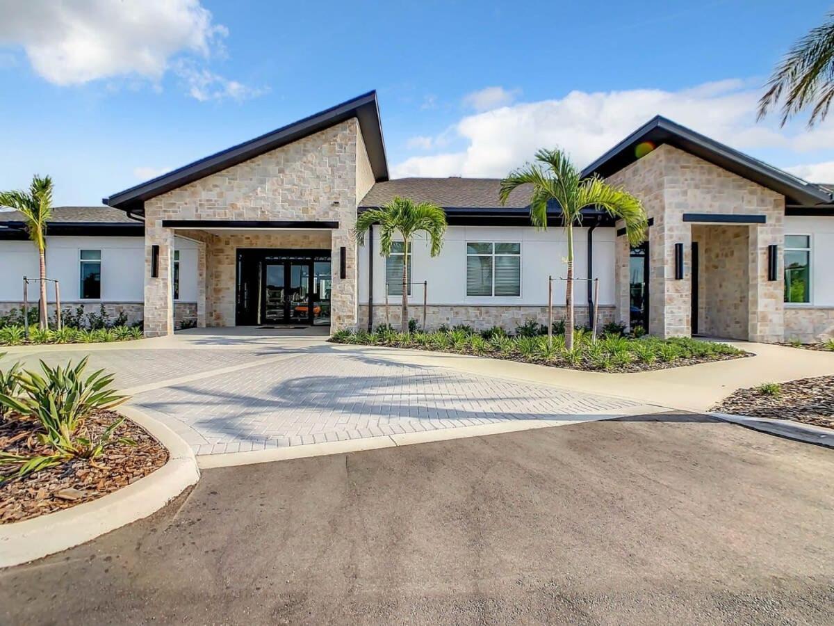 Gorgeous 2Br Lakeview Condo With Waterpark Kissimmee Bagian luar foto