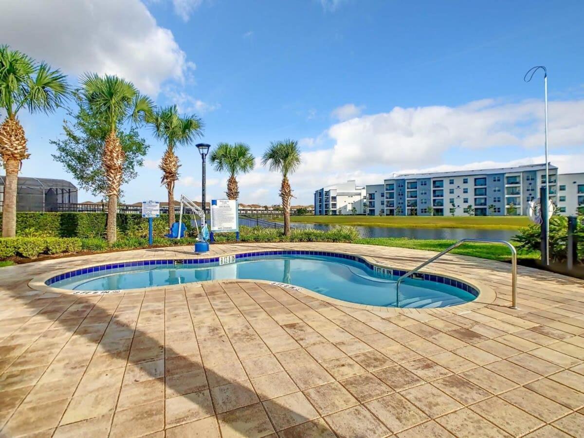 Gorgeous 2Br Lakeview Condo With Waterpark Kissimmee Bagian luar foto