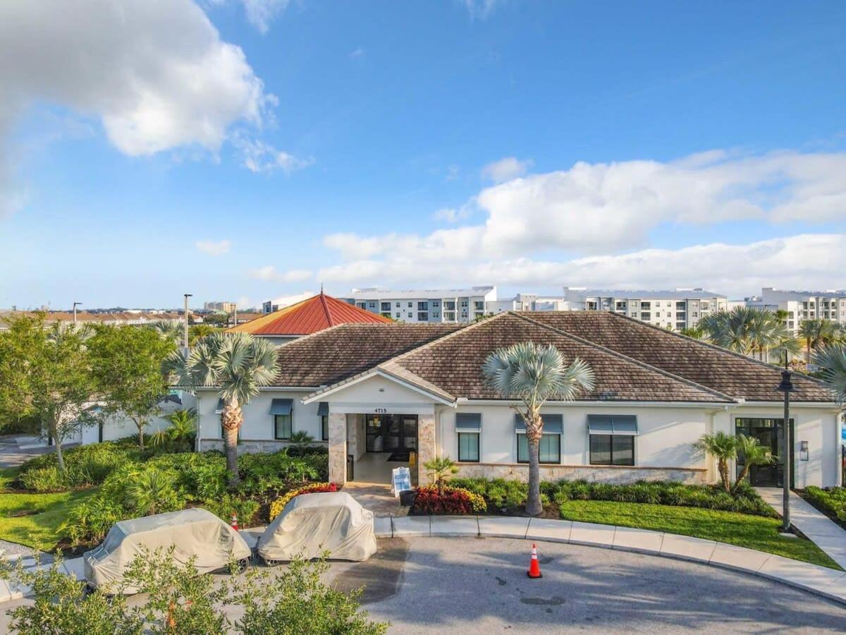 Gorgeous 2Br Lakeview Condo With Waterpark Kissimmee Bagian luar foto