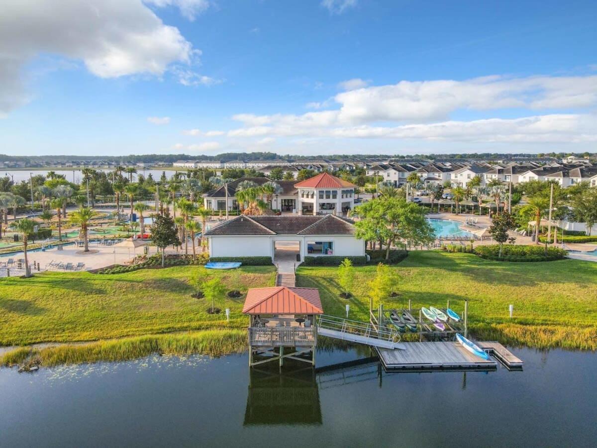 Gorgeous 2Br Lakeview Condo With Waterpark Kissimmee Bagian luar foto