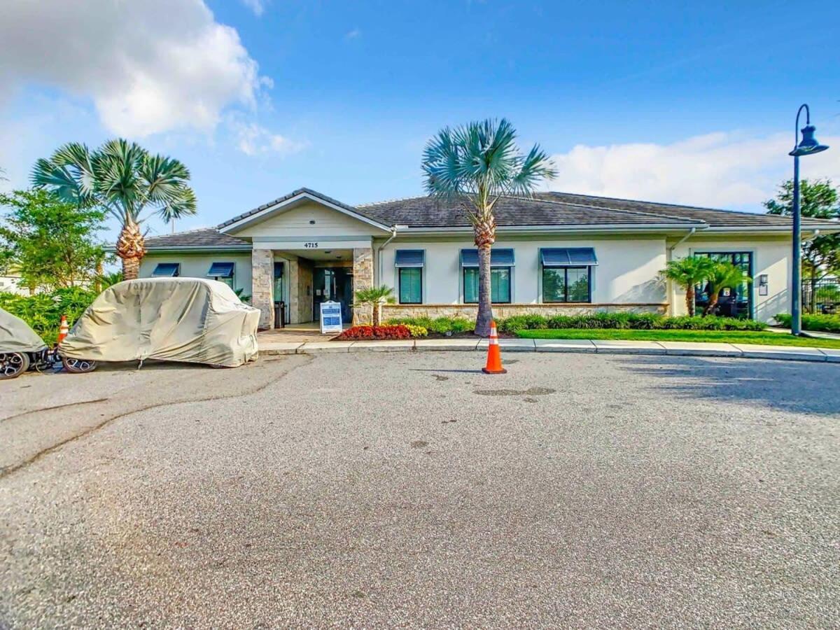 Gorgeous 2Br Lakeview Condo With Waterpark Kissimmee Bagian luar foto