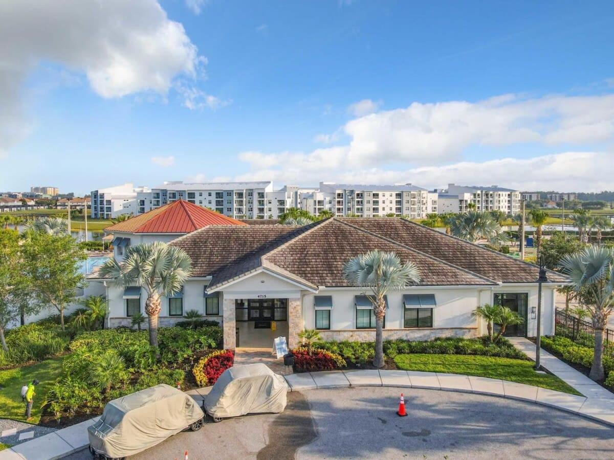 Gorgeous 2Br Lakeview Condo With Waterpark Kissimmee Bagian luar foto