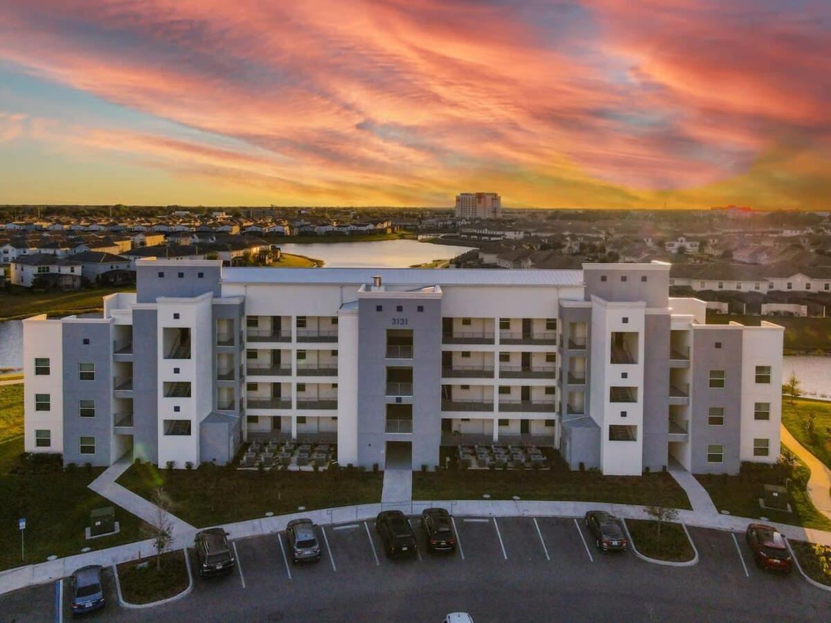 Gorgeous 2Br Lakeview Condo With Waterpark Kissimmee Bagian luar foto