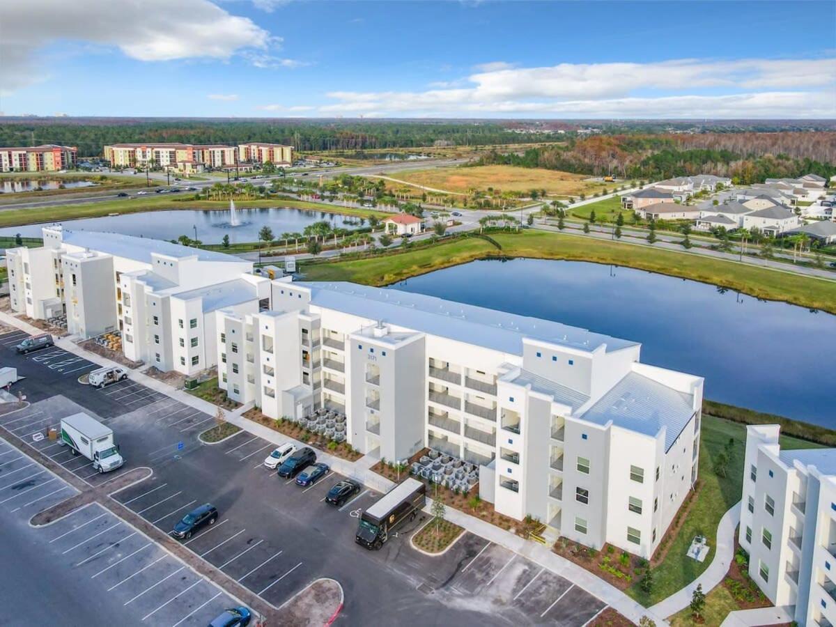 Gorgeous 2Br Lakeview Condo With Waterpark Kissimmee Bagian luar foto