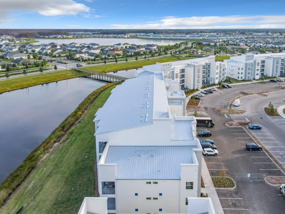 Gorgeous 2Br Lakeview Condo With Waterpark Kissimmee Bagian luar foto
