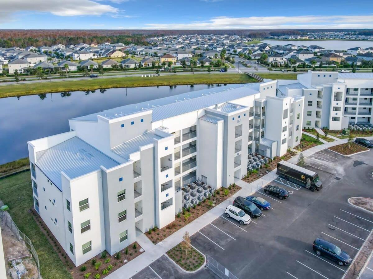 Gorgeous 2Br Lakeview Condo With Waterpark Kissimmee Bagian luar foto