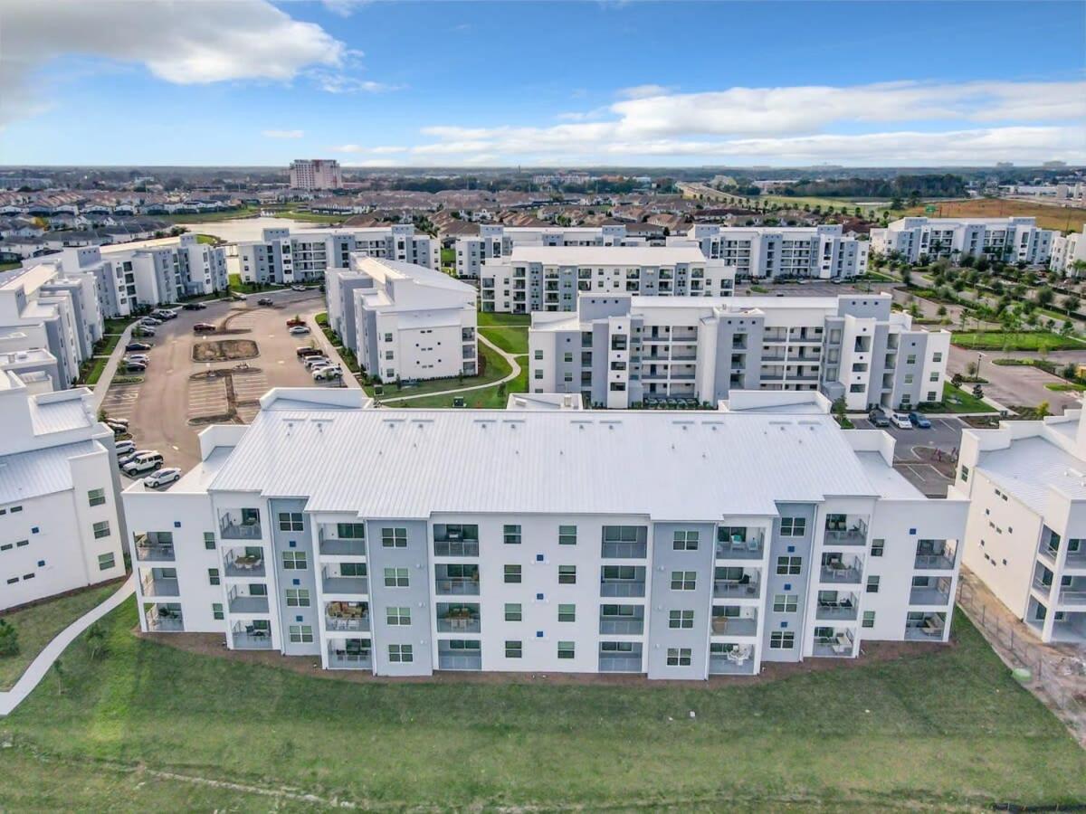 Gorgeous 2Br Lakeview Condo With Waterpark Kissimmee Bagian luar foto